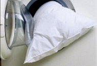 Как правильно стирать подушки?